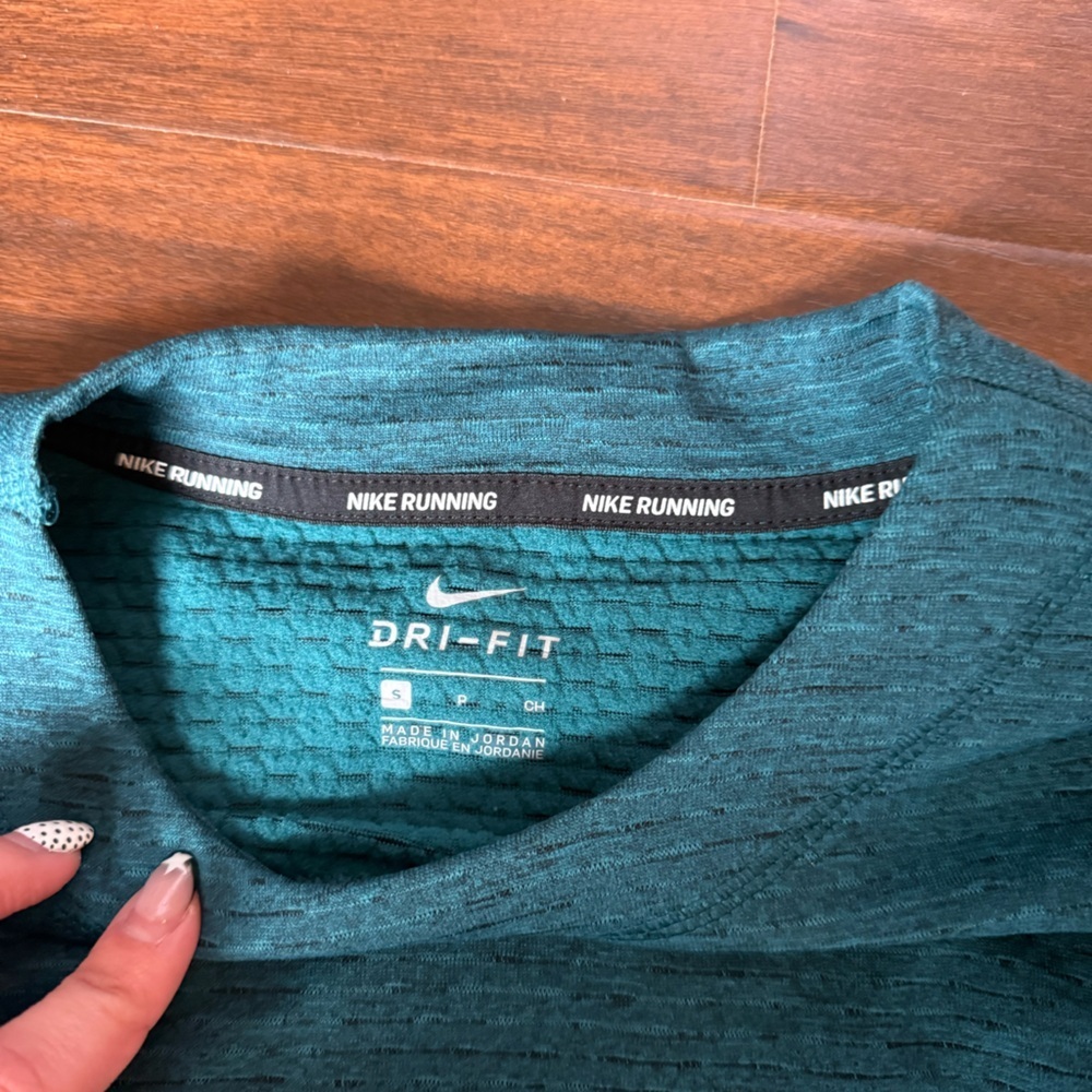 Nike Sphere Element Running Top size small - Picture 5 of 5